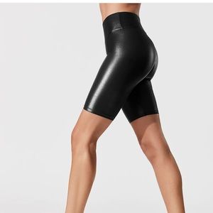 Carbon 38 high rise biker shorts takara shine